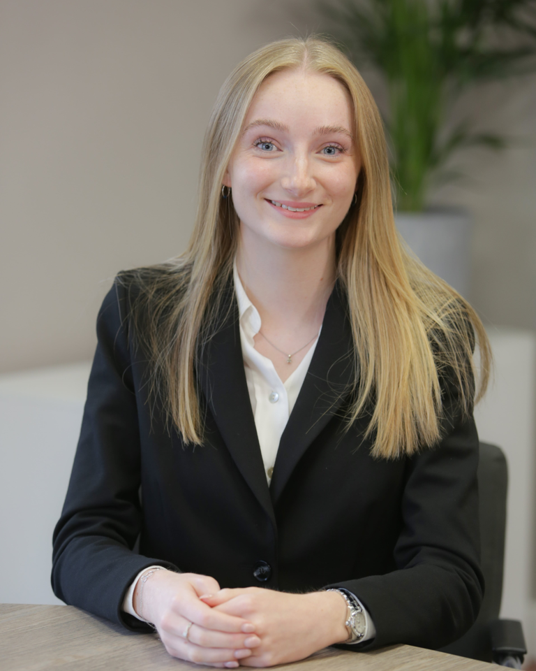 Headshot of Lucy Harrison
