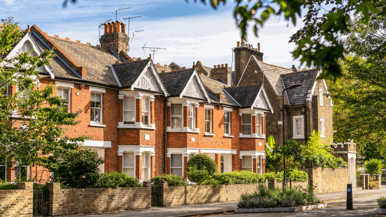 Buying Property In The UK As A Foreign National Points To Consider (1)