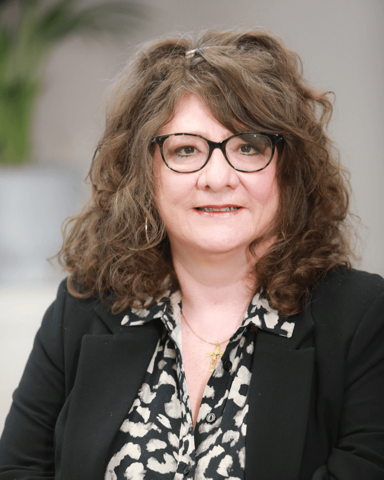 Headshot of Linda Davies